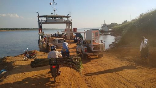  Feribot Geçişi, Mekong,Kamboçya