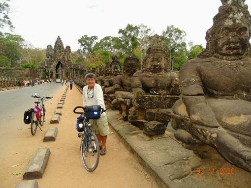  Ankor Wat, Bayon Tapınağı Girişi