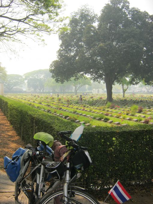  War Cemetery-Kanchanaburi,Bangkok(Tayland)