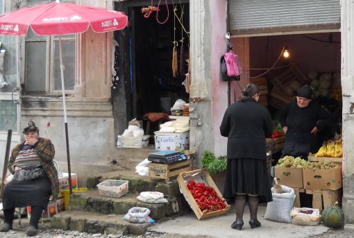 Ürün kıtlığında bir gıda dükkanı,Batum